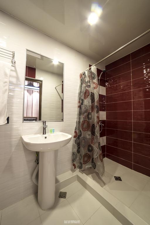 Voyage Hotel 耶烈万 客房 照片