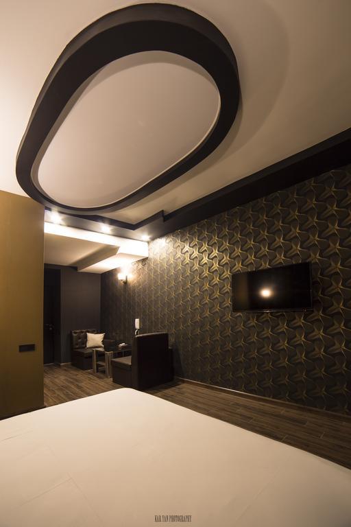 Voyage Hotel 耶烈万 外观 照片